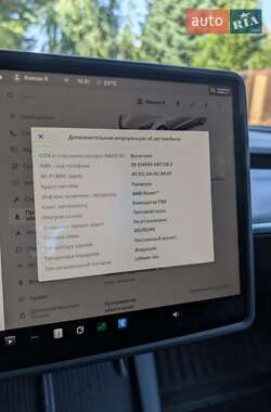 Седан Tesla Model 3 2022 в 