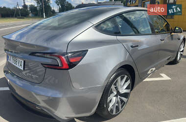 Седан Tesla Model 3 2024 в 