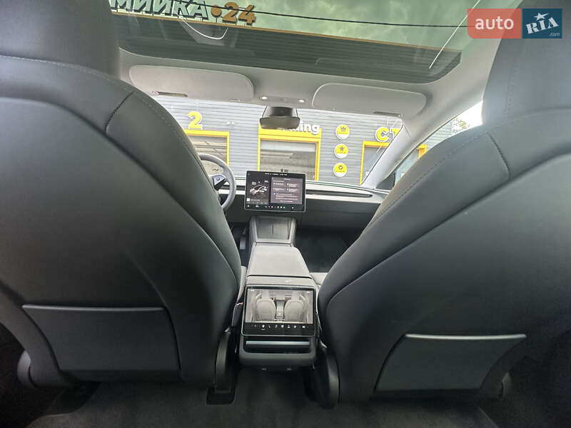 Седан Tesla Model 3 2024 в Харькове