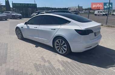 Седан Tesla Model 3 2020 в 
