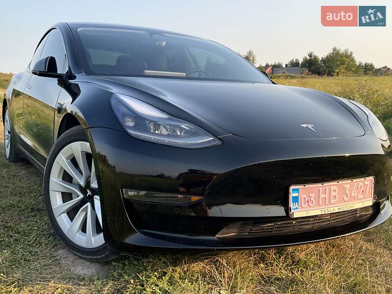 Седан Tesla Model 3 2021 в Луцке