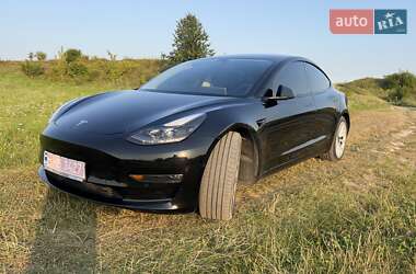 Седан Tesla Model 3 2021 в 