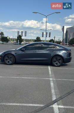 Седан Tesla Model 3 2021 в 