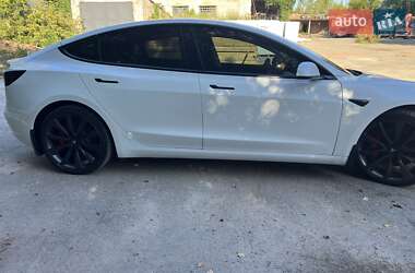 Седан Tesla Model 3 2019 в 