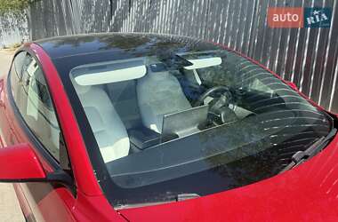 Седан Tesla Model 3 2021 в 