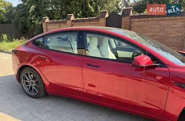 Седан Tesla Model 3 2021 в 