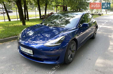 Седан Tesla Model 3 2021 в 