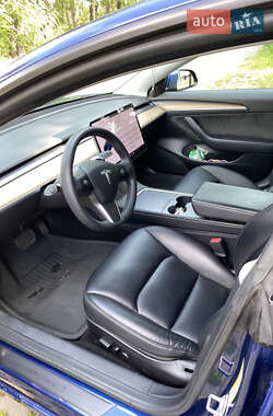 Седан Tesla Model 3 2021 в 