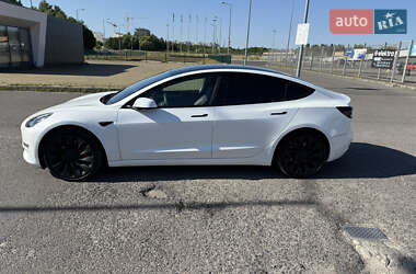 Седан Tesla Model 3 2021 в 