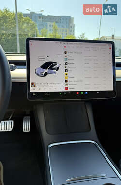 Седан Tesla Model 3 2021 в 