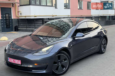 Седан Tesla Model 3 2021 в 