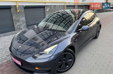 Седан Tesla Model 3 2021 в 