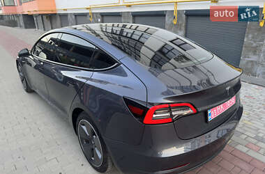 Седан Tesla Model 3 2021 в 