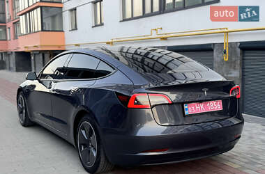 Седан Tesla Model 3 2021 в 
