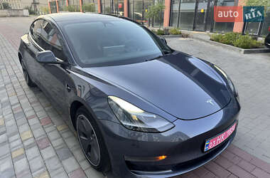 Седан Tesla Model 3 2021 в 