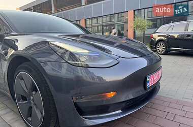 Седан Tesla Model 3 2021 в 