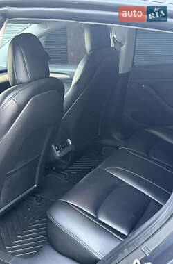Седан Tesla Model 3 2021 в 
