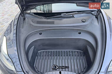 Седан Tesla Model 3 2021 в 