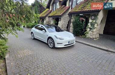 Седан Tesla Model 3 2020 в 