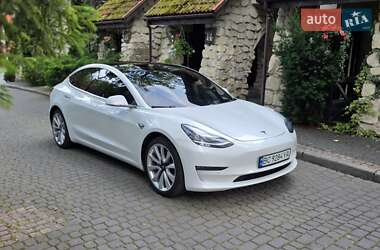 Седан Tesla Model 3 2020 в 