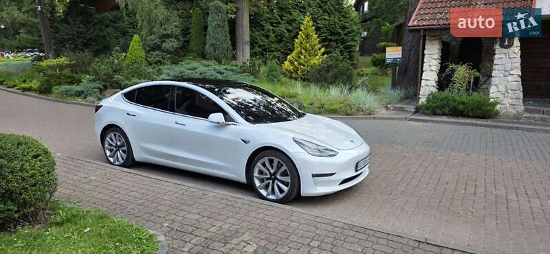 Седан Tesla Model 3 2020 в Львове фото 29 Седан Tesla Model 3 2020 в Львове
