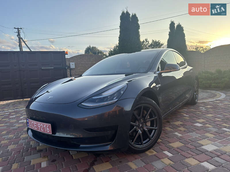 Tesla Model 3 2019