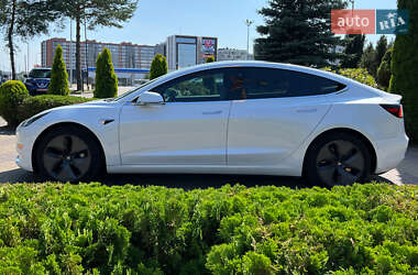 Седан Tesla Model 3 2020 в 