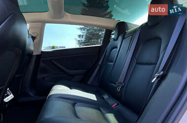 Седан Tesla Model 3 2020 в 