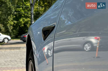 Седан Tesla Model 3 2020 в 