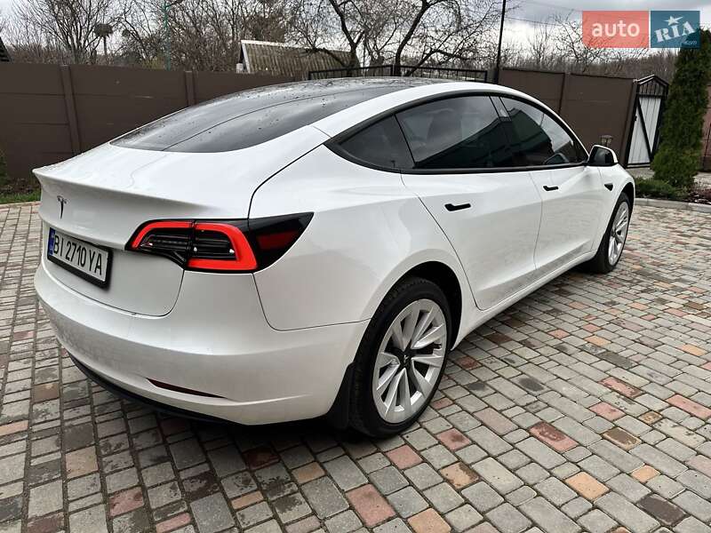 Седан Tesla Model 3 2023 в Полтаве
