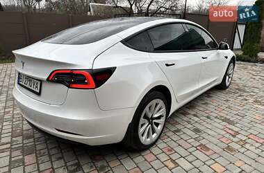 Седан Tesla Model 3 2023 в 
