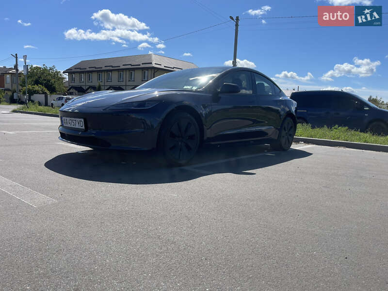 Седан Tesla Model 3 2024 в Киеве