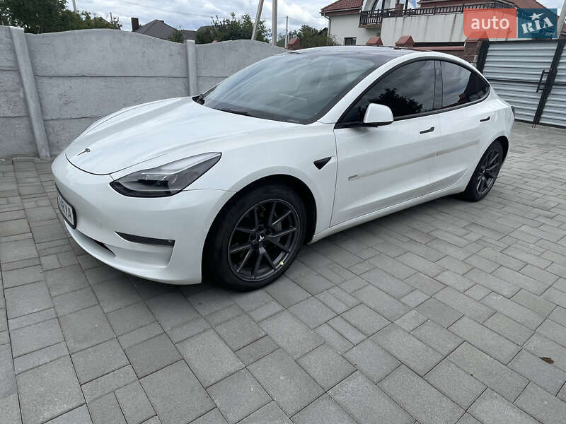 Седан Tesla Model 3 2021 в Рівному