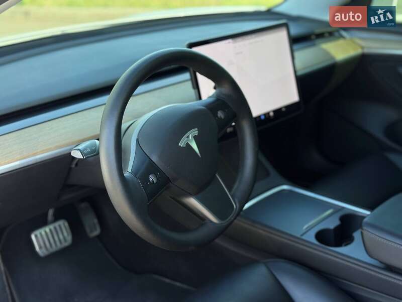 Седан Tesla Model 3 2021 в Каменском