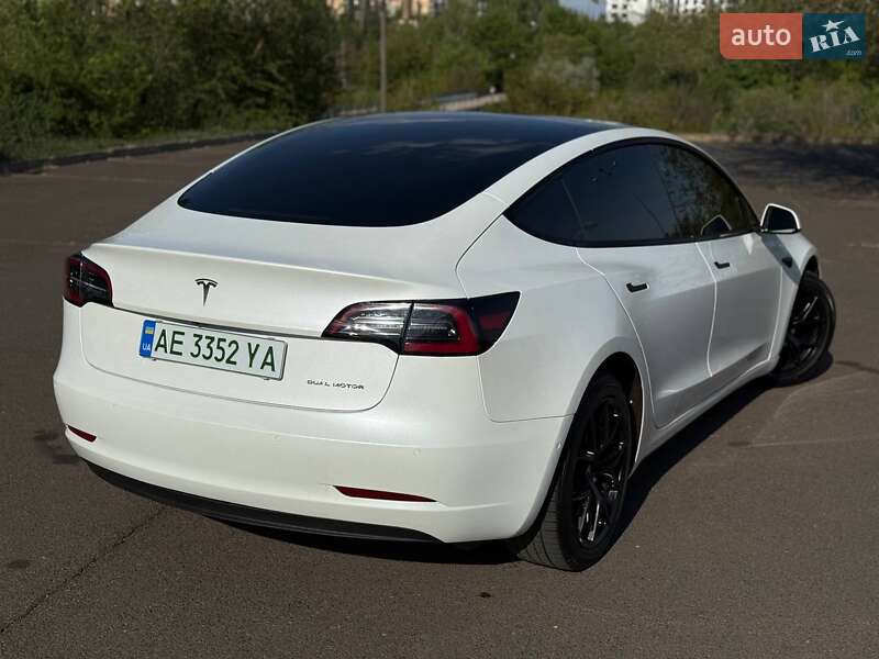 Седан Tesla Model 3 2021 в Каменском