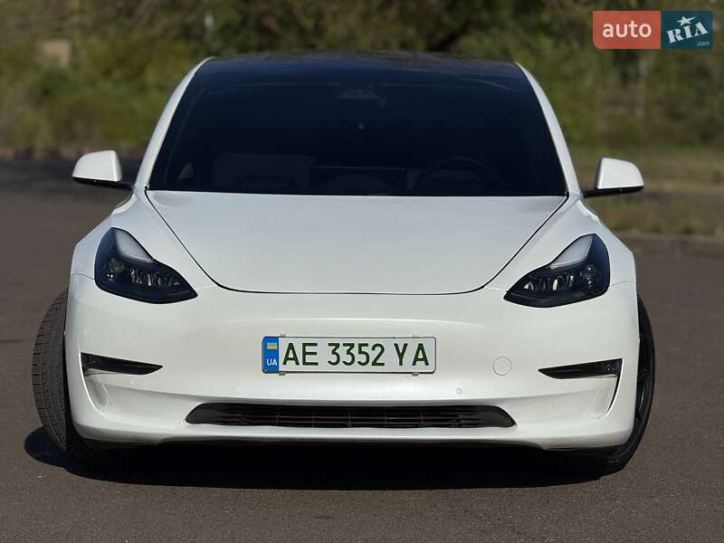 Седан Tesla Model 3 2021 в Каменском