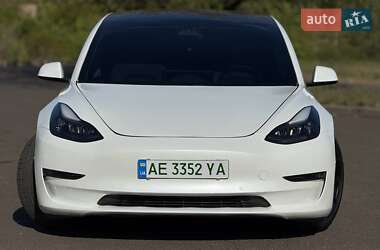 Седан Tesla Model 3 2021 в 