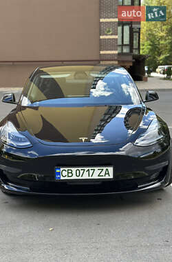 Седан Tesla Model 3 2022 в 
