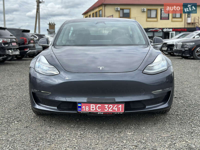 Седан Tesla Model 3 2018 в Луцке