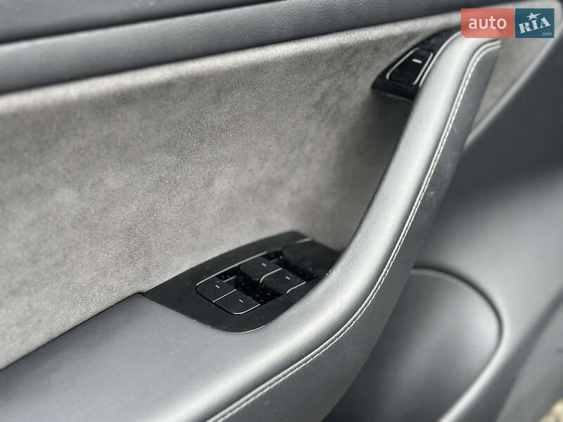 Седан Tesla Model 3 2018 в Луцке