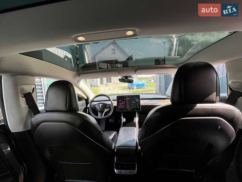 Седан Tesla Model 3 2019 в Виннице