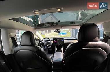 Седан Tesla Model 3 2019 в 