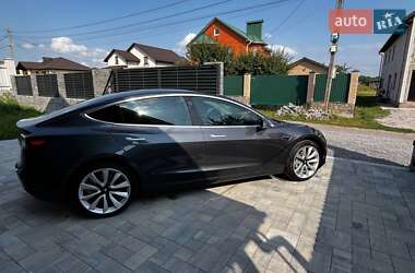 Седан Tesla Model 3 2019 в 