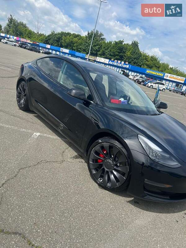 Седан Tesla Model 3 2022 в Києві