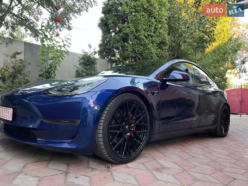 Седан Tesla Model 3 2019 в Житомирі