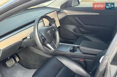 Седан Tesla Model 3 2022 в 