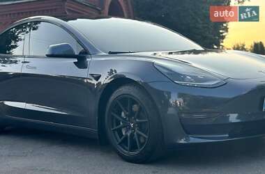 Седан Tesla Model 3 2022 в 