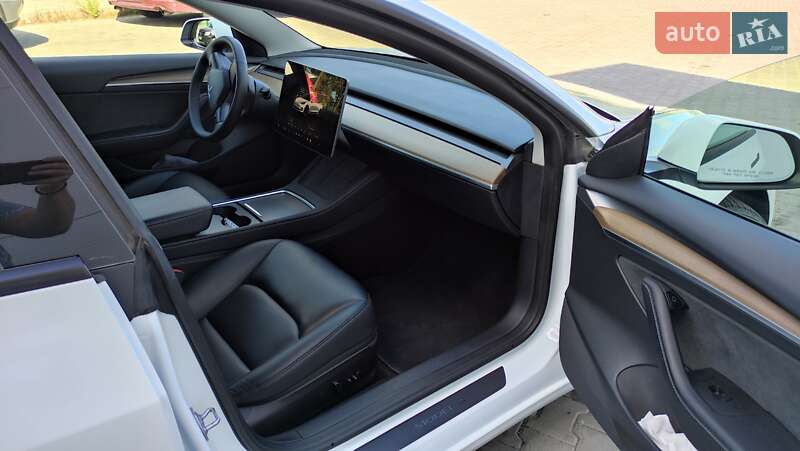 Седан Tesla Model 3 2022 в Києві