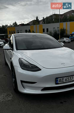 Седан Tesla Model 3 2021 в 