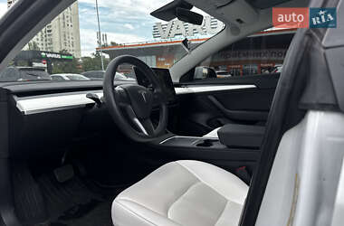 Седан Tesla Model 3 2021 в 
